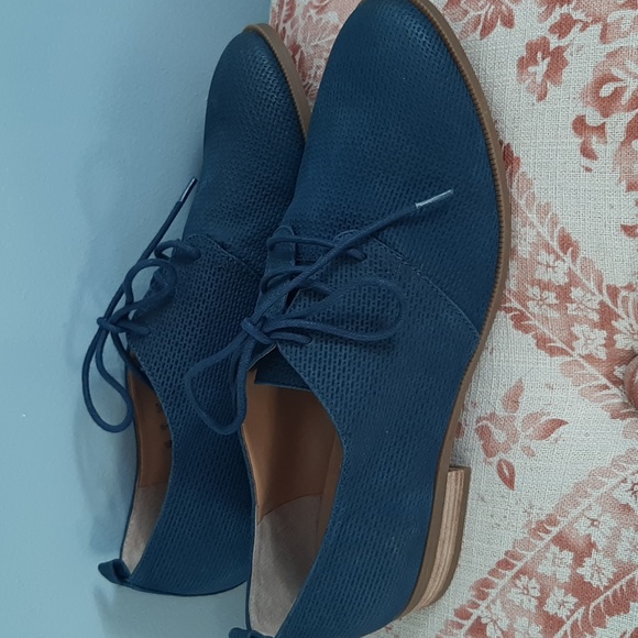 * Franco Sarto Shoes ~ Size 8M - Picture 3 of 6